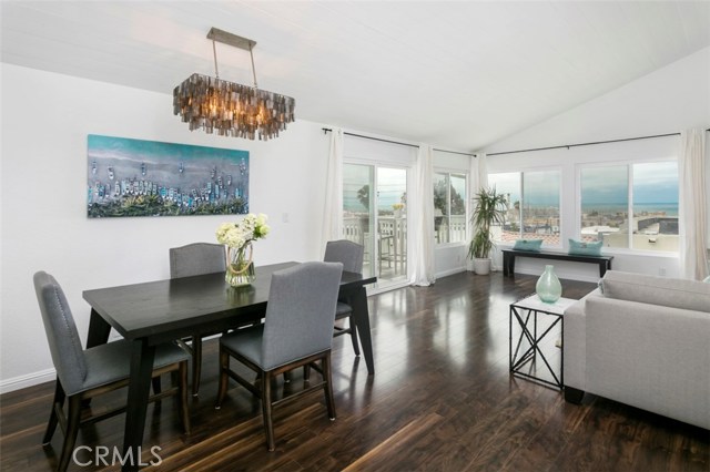 943 1st Street, Hermosa Beach, California 90254, 2 Bedrooms Bedrooms, ,2 BathroomsBathrooms,Residential,Sold,1st,SB17097562