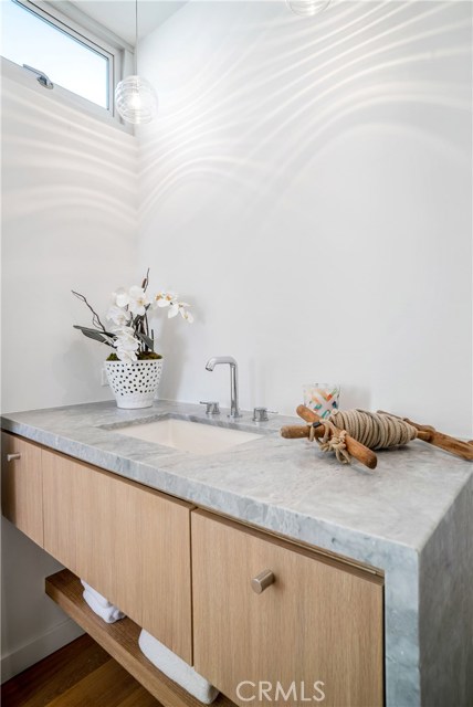 121 2nd Street, Hermosa Beach, California 90254, 4 Bedrooms Bedrooms, ,4 BathroomsBathrooms,Residential,Sold,2nd,SB19073415