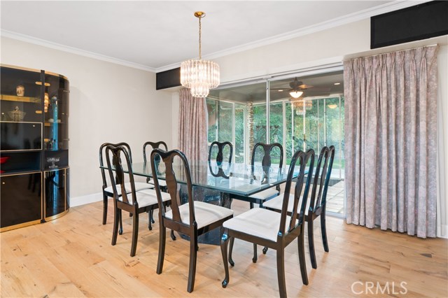 Dining room.