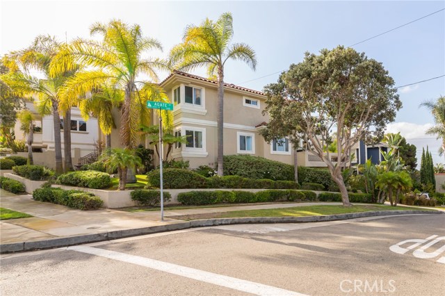 727 Lucia Avenue, Redondo Beach, California 90277, 3 Bedrooms Bedrooms, ,2 BathroomsBathrooms,Residential,Sold,Lucia,SB17222950