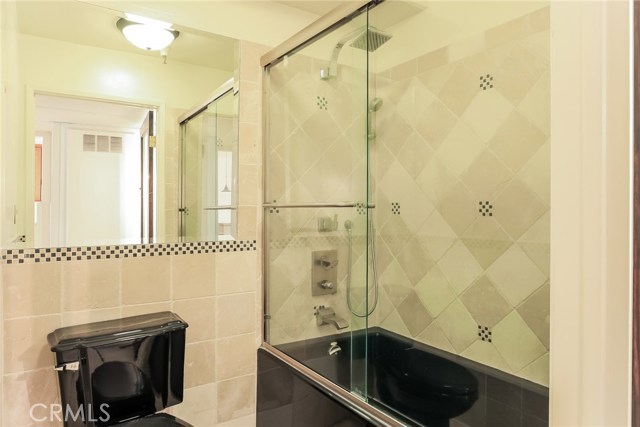 1 Bed Home for Sale in North Hollywood, California
