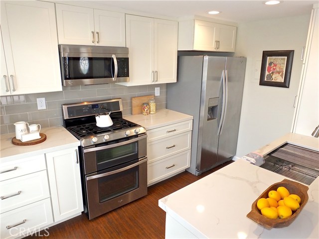 1104 Harkness Lane, Redondo Beach, California 90278, 3 Bedrooms Bedrooms, ,2 BathroomsBathrooms,Residential,Sold,Harkness,PW18238945