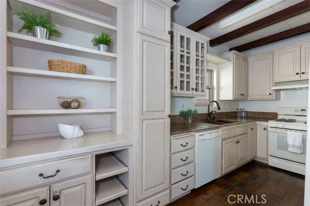 208 Kelp Street, Manhattan Beach, California 90266, 3 Bedrooms Bedrooms, ,1 BathroomBathrooms,Residential,Sold,Kelp,SB21034539