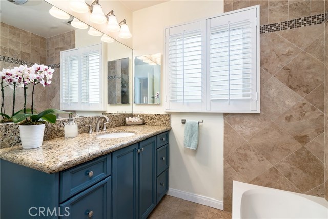 1156 9th Street, Hermosa Beach, California 90254, 3 Bedrooms Bedrooms, ,1 BathroomBathrooms,Residential,Sold,9th,SB20005266