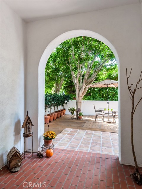 317 Broadway, Redondo Beach, California 90277, 3 Bedrooms Bedrooms, ,2 BathroomsBathrooms,Residential,Sold,Broadway,SB17224085