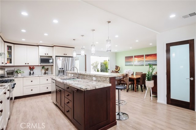 462 27th Street, Manhattan Beach, California 90266, 3 Bedrooms Bedrooms, ,2 BathroomsBathrooms,Residential,Sold,27th,SB20201304