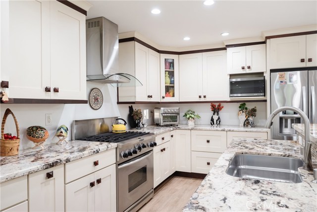 462 27th Street, Manhattan Beach, California 90266, 3 Bedrooms Bedrooms, ,2 BathroomsBathrooms,Residential,Sold,27th,SB20201304