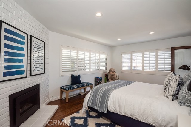 330 28th Street, Hermosa Beach, California 90254, 3 Bedrooms Bedrooms, ,2 BathroomsBathrooms,Residential,Sold,28th,SB19223758
