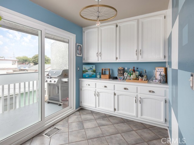 110 Juanita Avenue, Redondo Beach, California 90277, 2 Bedrooms Bedrooms, ,1 BathroomBathrooms,Residential,Sold,Juanita,SB19190456