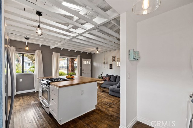 1708 Spreckels Lane, Redondo Beach, California 90278, 3 Bedrooms Bedrooms, ,2 BathroomsBathrooms,Residential,Sold,Spreckels,SB20220711