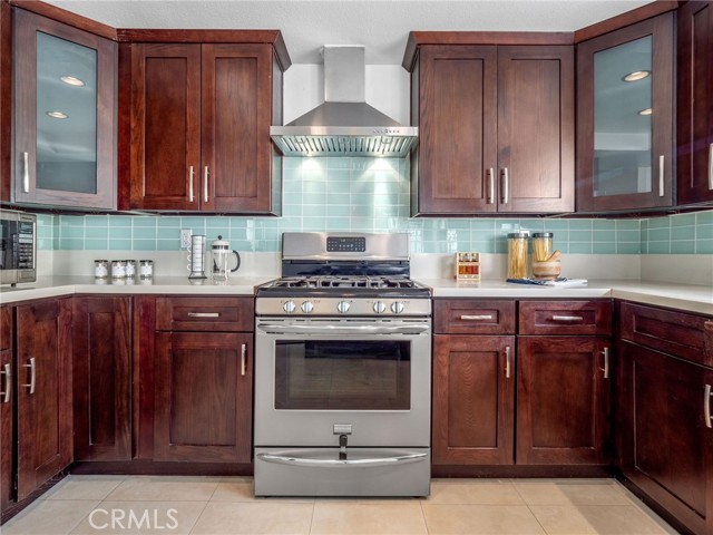 Glass tile backsplash