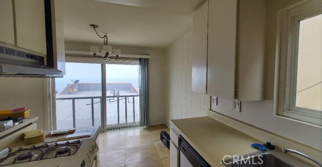 4305 Crest Drive, Manhattan Beach, California 90266, ,Residential Income,Sold,Crest,SB21121432