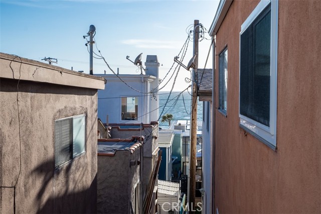 200 Gull Street, Manhattan Beach, California 90266, 3 Bedrooms Bedrooms, ,1 BathroomBathrooms,Residential,Sold,Gull,OC21063409