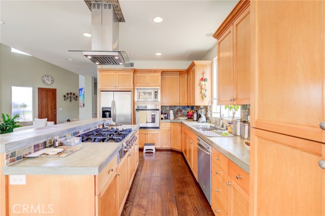 1303 Rindge Lane, Redondo Beach, California 90278, 4 Bedrooms Bedrooms, ,3 BathroomsBathrooms,Residential,Sold,Rindge,SB21073831