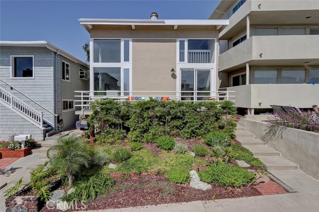 323 29th Street, Manhattan Beach, California 90266, 4 Bedrooms Bedrooms, ,3 BathroomsBathrooms,Residential,Sold,29th,SB19246067