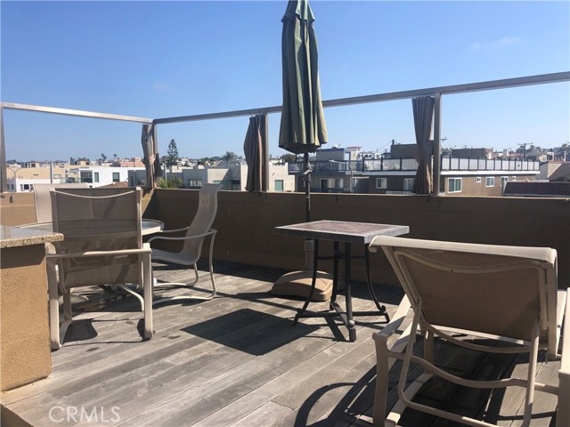 12 The Strand, Hermosa Beach, California 90254, 3 Bedrooms Bedrooms, ,3 BathroomsBathrooms,Residential,Sold,The Strand,SB20073383