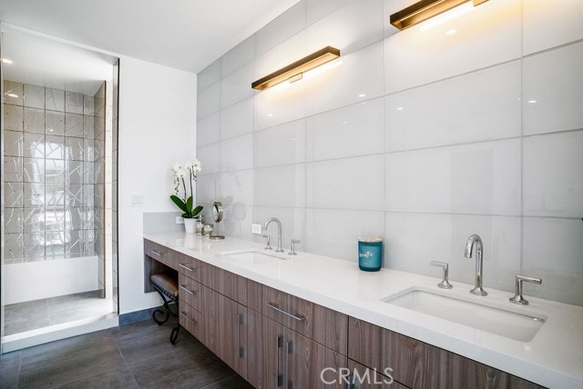 945 7th Street, Hermosa Beach, California 90254, 4 Bedrooms Bedrooms, ,3 BathroomsBathrooms,Residential,Sold,7th,SB19140226