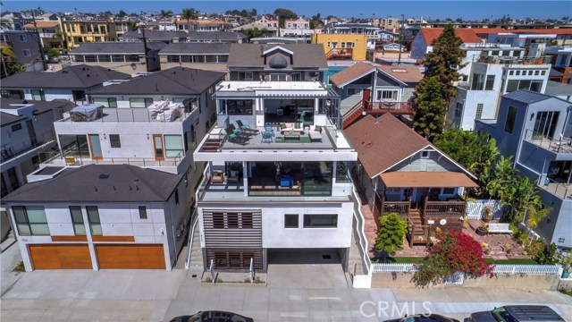 1530 Manhattan Avenue, Hermosa Beach, California 90254, 4 Bedrooms Bedrooms, ,3 BathroomsBathrooms,Residential,Sold,Manhattan,SB17147008