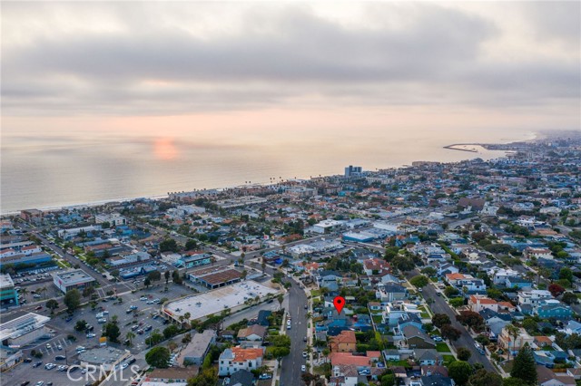 323 Avenue G, Redondo Beach, California 90277, 4 Bedrooms Bedrooms, ,1 BathroomBathrooms,Residential,Sold,Avenue G,PV21158630