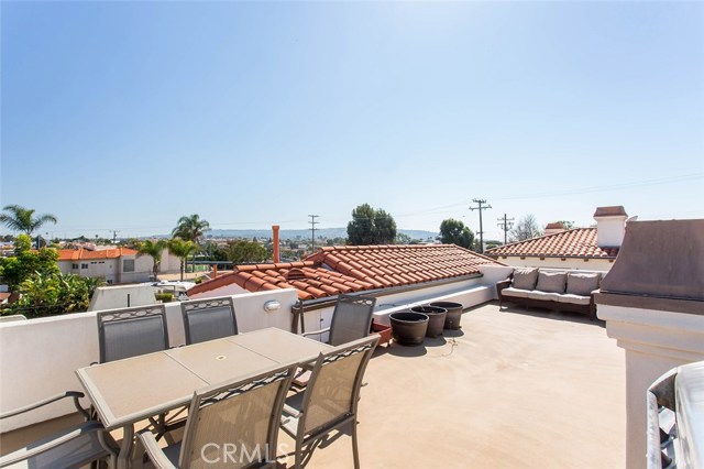 This roof top deck is amazing for entertaining and relaxing.