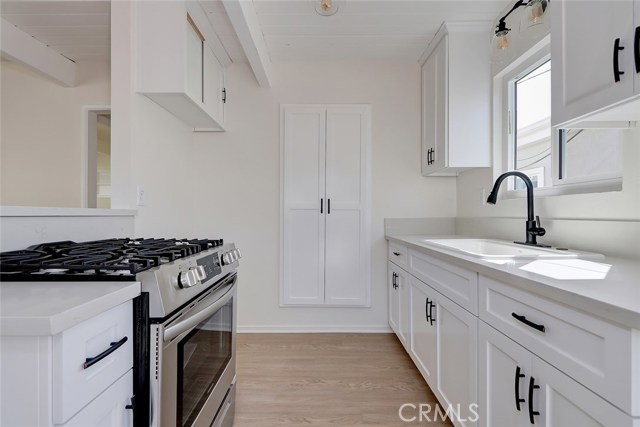 323 29th Street, Manhattan Beach, California 90266, 4 Bedrooms Bedrooms, ,3 BathroomsBathrooms,Residential,Sold,29th,SB19246067