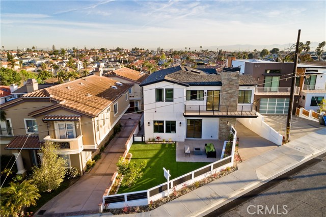 2213 Speyer Lane, Redondo Beach, California 90278, 4 Bedrooms Bedrooms, ,3 BathroomsBathrooms,Residential,Sold,Speyer,SB18079012