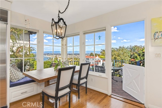 Kitchen breakfast nook