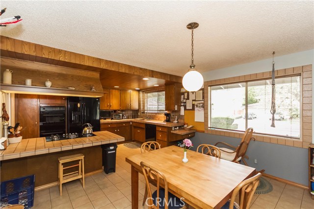 Large Open Kitchen with eat in area for dining