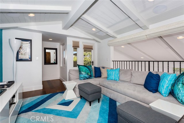 202 Irena Avenue, Redondo Beach, California 90277, 4 Bedrooms Bedrooms, ,3 BathroomsBathrooms,Residential,Sold,Irena,OC18171138