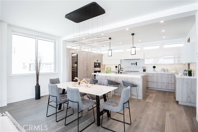 705 Crest Drive, Manhattan Beach, California 90266, 5 Bedrooms Bedrooms, ,2 BathroomsBathrooms,Residential,Sold,Crest,SB20098855