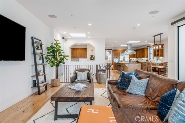 2211 Bayview Drive, Manhattan Beach, California 90266, 4 Bedrooms Bedrooms, ,2 BathroomsBathrooms,Residential,Sold,Bayview,SB20100686
