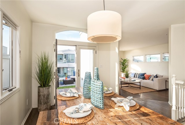 324 21st Street, Manhattan Beach, California 90266, 3 Bedrooms Bedrooms, ,4 BathroomsBathrooms,Residential,Sold,21st,SB21154913