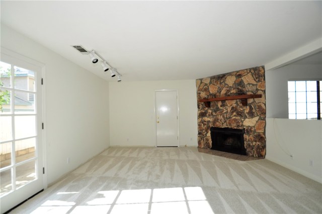 2404 Huntington Lane, Redondo Beach, California 90278, 3 Bedrooms Bedrooms, ,2 BathroomsBathrooms,Residential,Sold,Huntington Lane,SB18166287