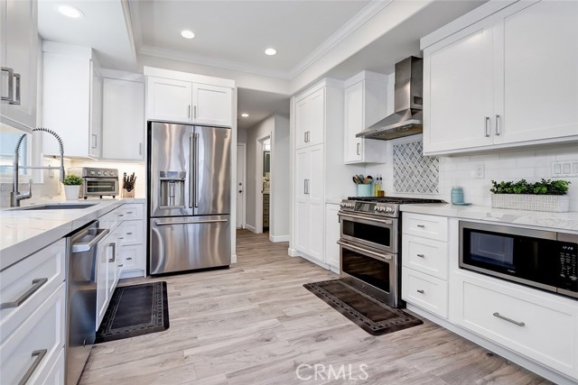 1919 Speyer Lane, Redondo Beach, California 90278, 4 Bedrooms Bedrooms, ,2 BathroomsBathrooms,Residential,Sold,Speyer,SB20135266