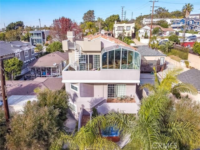 1032 Avenue A, Redondo Beach, California 90277, 5 Bedrooms Bedrooms, ,4 BathroomsBathrooms,Residential,Sold,Avenue A,PV20256766