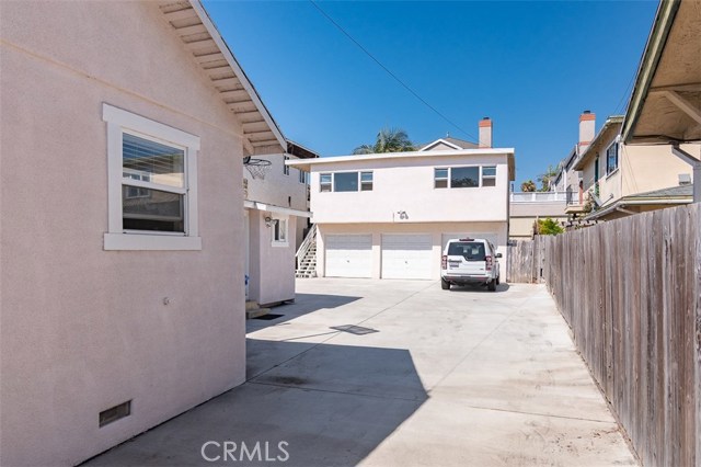 418 Gertruda Avenue, Redondo Beach, California 90277, ,Residential Income,Sold,Gertruda,SB18197044