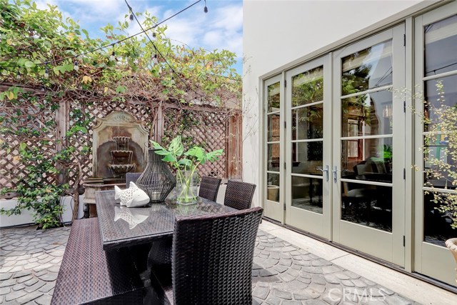 2615 Laurel Avenue, Manhattan Beach, California 90266, 5 Bedrooms Bedrooms, ,3 BathroomsBathrooms,Residential,Sold,Laurel,SB20122335