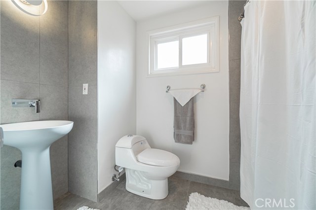 1752 Dixon Street, Redondo Beach, California 90278, 3 Bedrooms Bedrooms, ,2 BathroomsBathrooms,Residential,Sold,Dixon,SB20168858