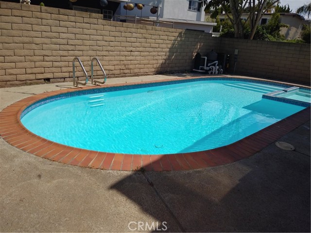 1011 2nd Street, Hermosa Beach, California 90254, 4 Bedrooms Bedrooms, ,2 BathroomsBathrooms,Residential,Sold,2nd,OC19110004