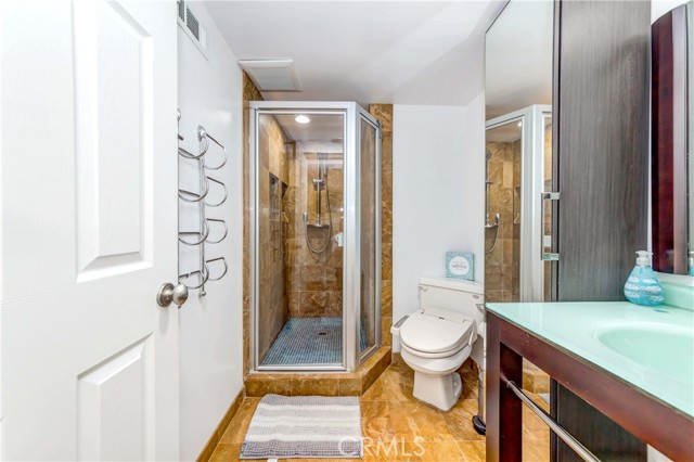 Upstairs 3/4 bath