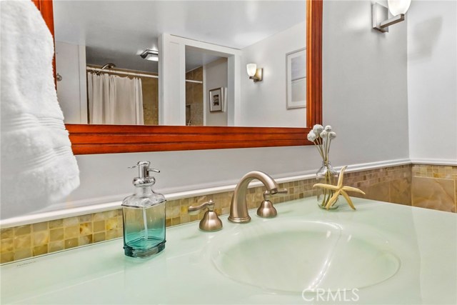 239 Juanita Avenue, Redondo Beach, California 90277, 2 Bedrooms Bedrooms, ,2 BathroomsBathrooms,Residential,Sold,Juanita,RS20073580