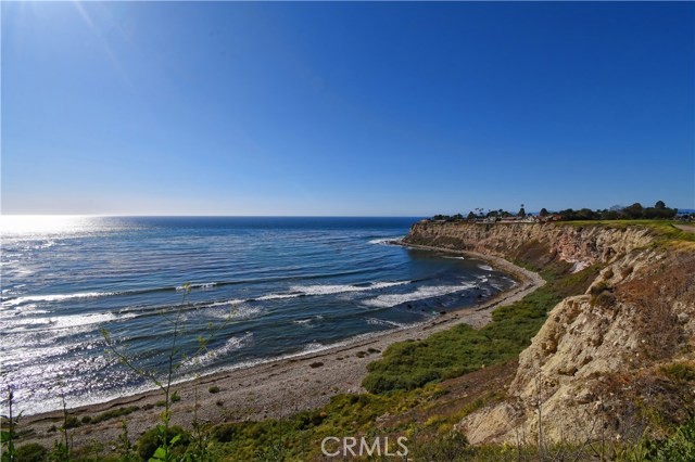 Gorgeous bluffs nearby