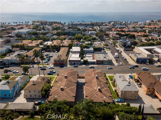 704 Pacific Coast Hwy, Redondo Beach, California 90277, 3 Bedrooms Bedrooms, ,2 BathroomsBathrooms,Residential,Sold,Pacific Coast Hwy,SB18201365