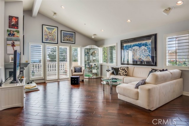 702 Juanita Avenue, Redondo Beach, California 90277, 4 Bedrooms Bedrooms, ,3 BathroomsBathrooms,Residential,Sold,Juanita,PV17180405