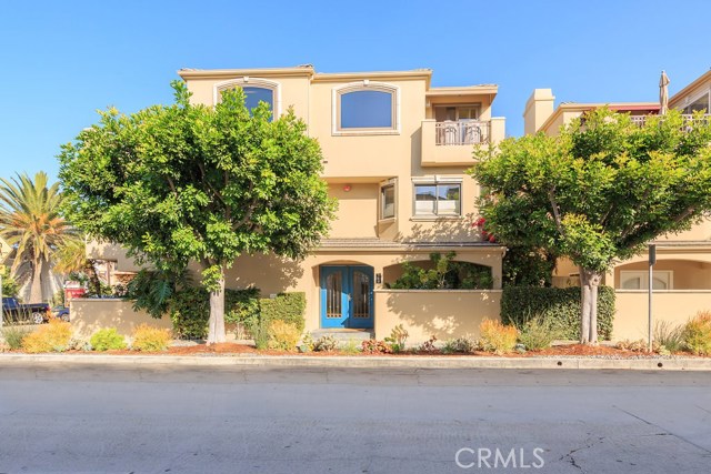 303 7th Street, Manhattan Beach, California 90266, 3 Bedrooms Bedrooms, ,3 BathroomsBathrooms,Residential,Sold,7th,SB17229989