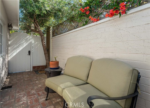 528 24th Street, Manhattan Beach, California 90266, 2 Bedrooms Bedrooms, ,1 BathroomBathrooms,Residential,Sold,24th,SB21090047