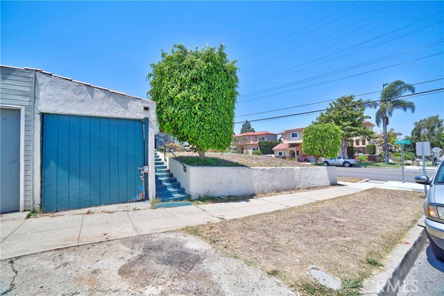 201 Juanita Avenue, Redondo Beach, California 90277, 2 Bedrooms Bedrooms, ,1 BathroomBathrooms,Residential,Sold,Juanita,OC17151838