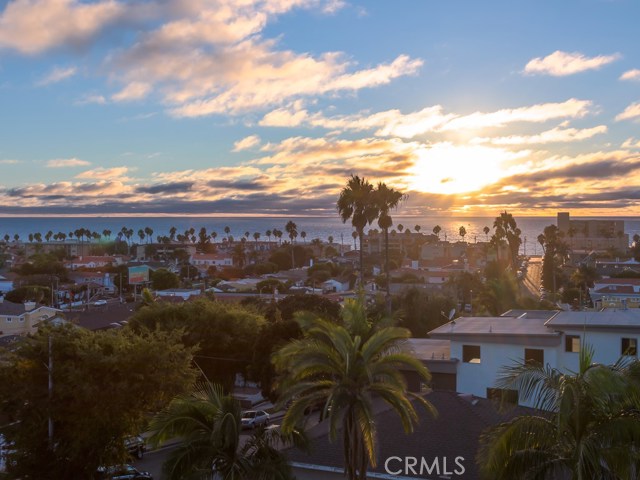 928 Juanita Avenue, Redondo Beach, California 90277, 4 Bedrooms Bedrooms, ,4 BathroomsBathrooms,Residential,Sold,Juanita,SB18258252