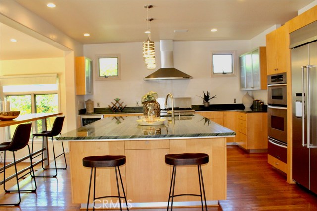 314 Avenue D, Redondo Beach, California 90277, 5 Bedrooms Bedrooms, ,5 BathroomsBathrooms,Residential,Sold,Avenue D,SB20083856