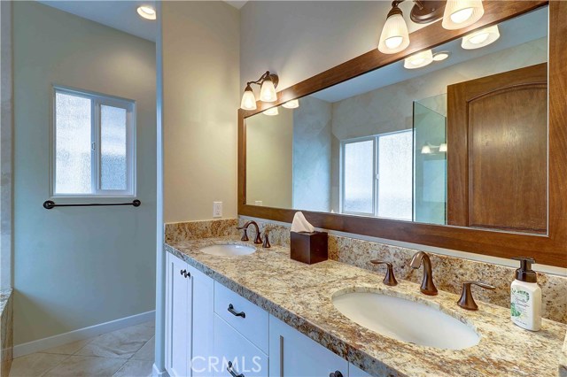 121 Guadalupe Avenue, Redondo Beach, California 90277, 4 Bedrooms Bedrooms, ,3 BathroomsBathrooms,Residential,Sold,Guadalupe,PV19189525